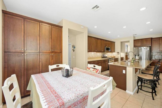 2952 Murcott Way, Escondido, CA 92027