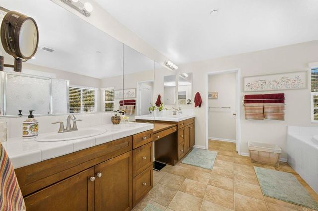 2952 Murcott Way, Escondido, CA 92027