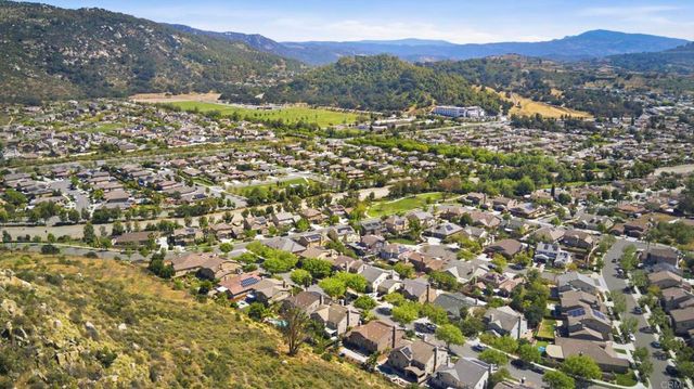 2952 Murcott Way, Escondido, CA 92027