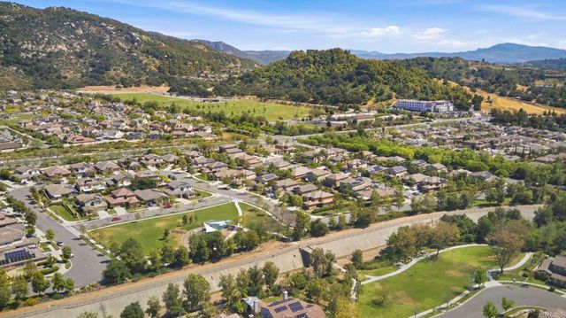 2952 Murcott Way, Escondido, CA 92027