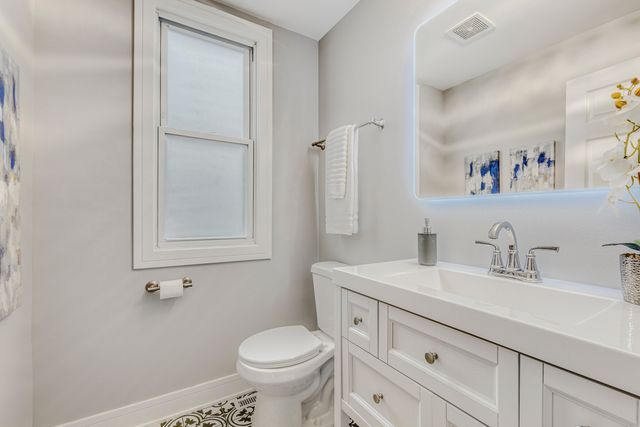 1837 W 104th Street, Chicago, IL 60643
