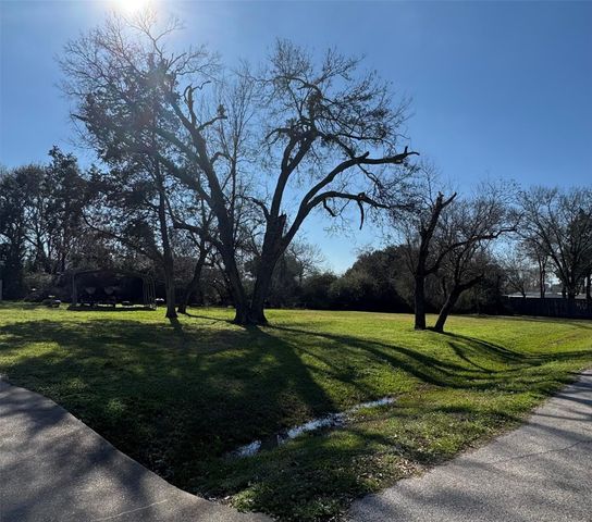 31815 & 31819 Cypress Circle, Waller, TX 77484