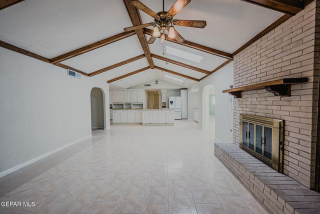 3212 OLD SPANISH Trail, El Paso, TX 79904