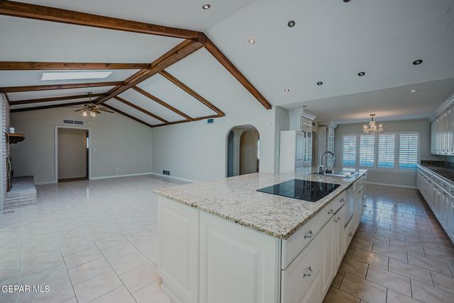 3212 OLD SPANISH Trail, El Paso, TX 79904