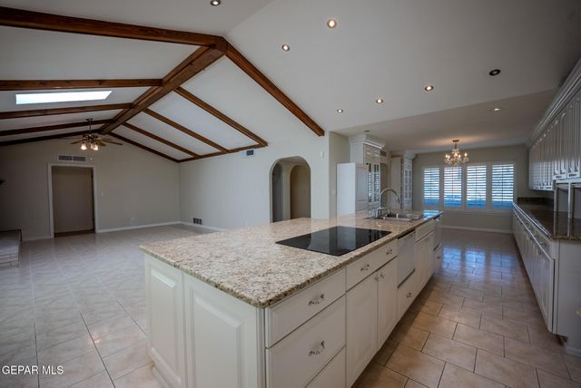 3212 OLD SPANISH Trail, El Paso, TX 79904