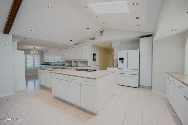 3212 OLD SPANISH Trail, El Paso, TX 79904