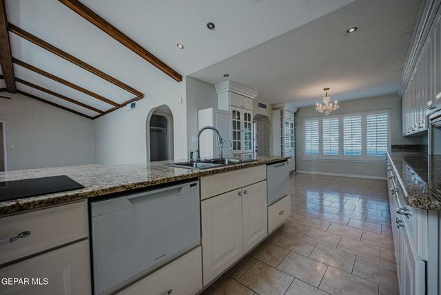 3212 OLD SPANISH Trail, El Paso, TX 79904