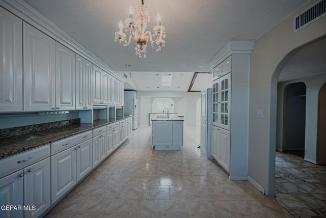 3212 OLD SPANISH Trail, El Paso, TX 79904