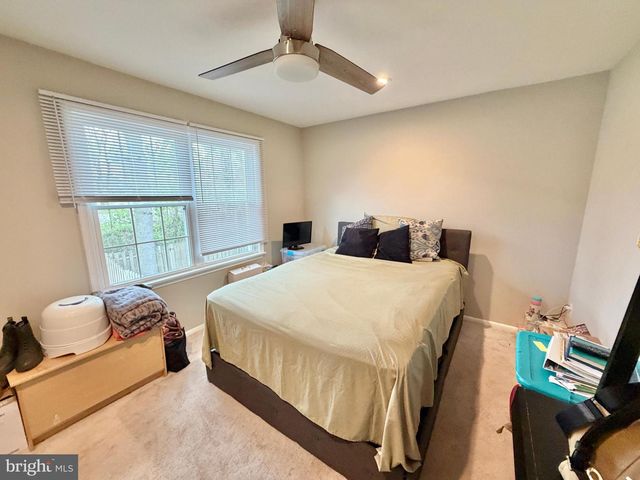 9518 MOOREGATE CT, Lorton, VA 22079