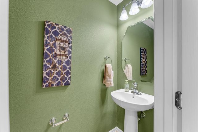 353 King Elder LN, Leander, TX 78641