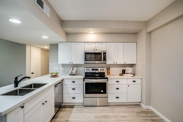 351 E Thomas Road Unit D201, Phoenix, AZ 85012