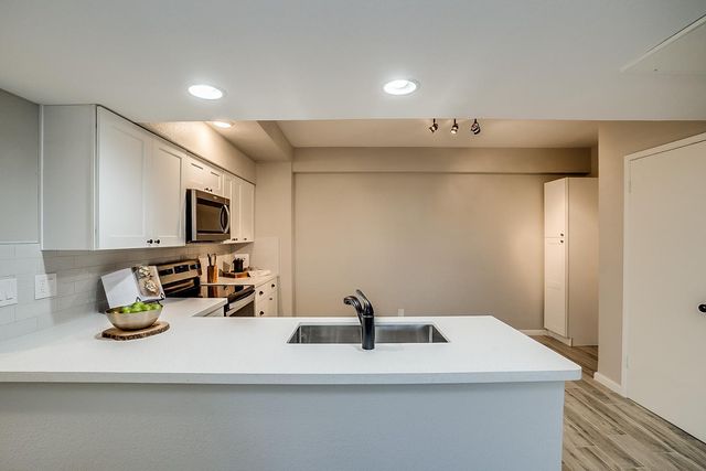 351 E Thomas Road Unit D201, Phoenix, AZ 85012