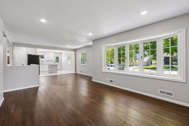 8209 Beard Road, Bloomington, MN 55431