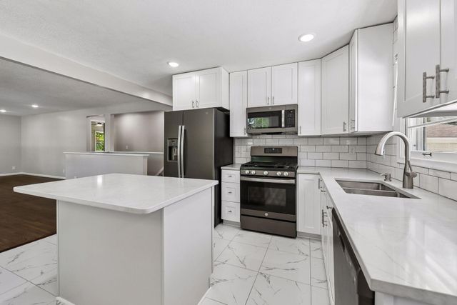 8209 Beard Road, Bloomington, MN 55431