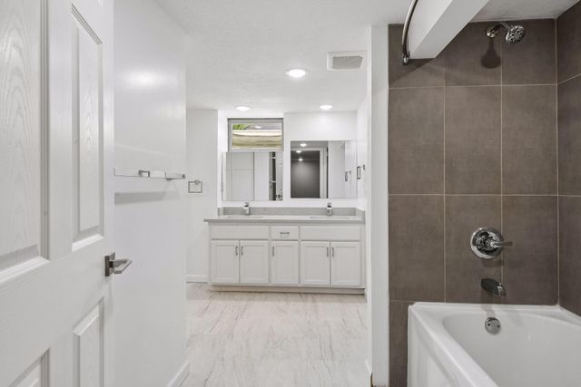 8209 Beard Road, Bloomington, MN 55431