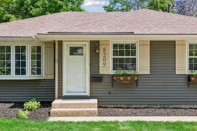 8209 Beard Road, Bloomington, MN 55431