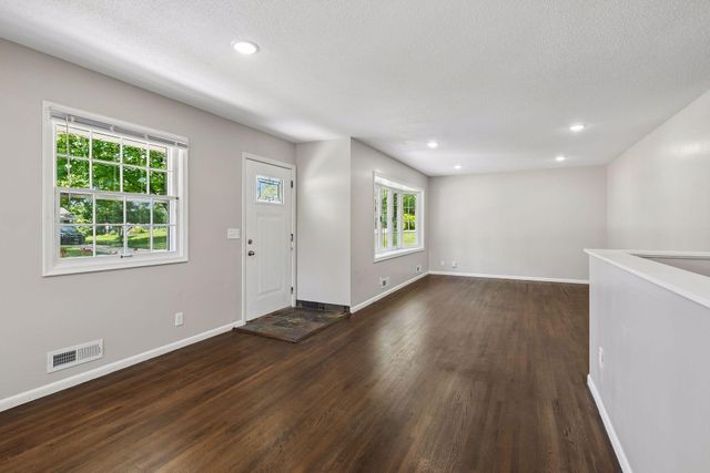 8209 Beard Road, Bloomington, MN 55431