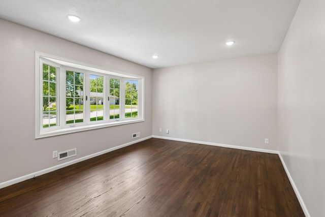 8209 Beard Road, Bloomington, MN 55431