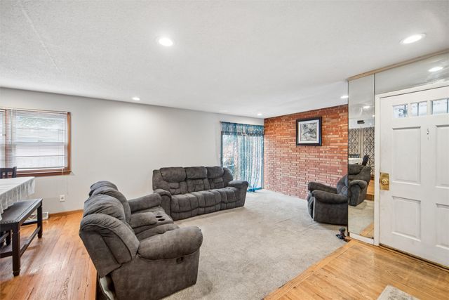 223 Miller Avenue, Des Moines, IA 50315
