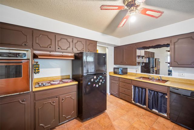 223 Miller Avenue, Des Moines, IA 50315