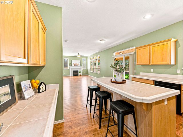19321 AUBURN Dr, Oregon City, OR 97045