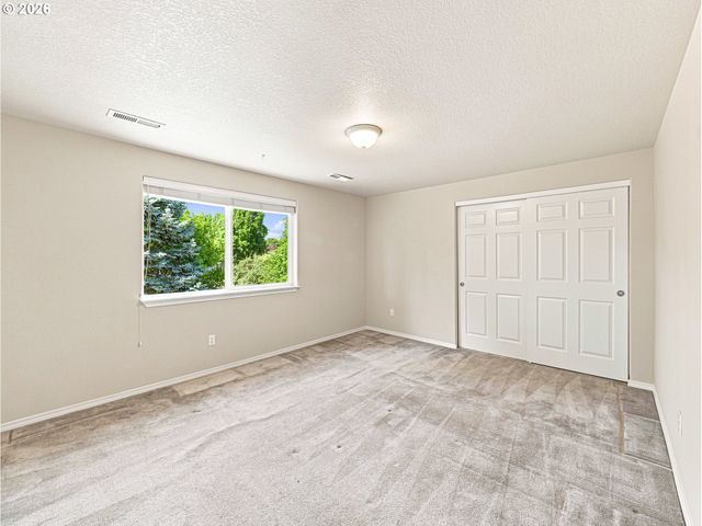 19321 AUBURN Dr, Oregon City, OR 97045
