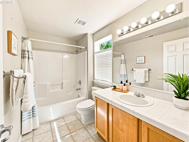 19321 AUBURN Dr, Oregon City, OR 97045