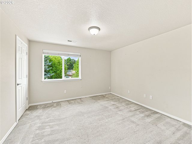 19321 AUBURN Dr, Oregon City, OR 97045