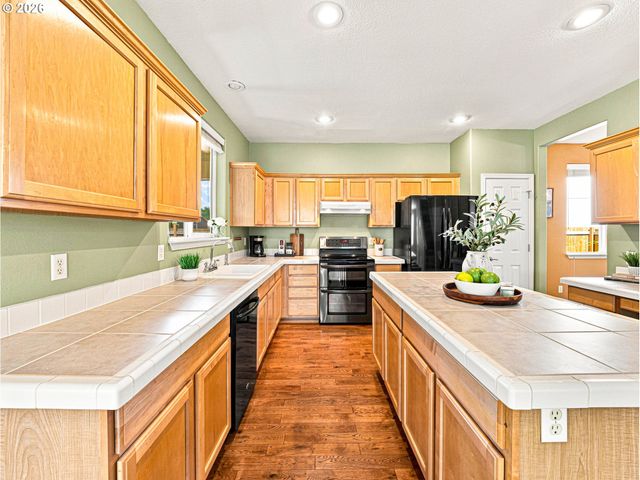 19321 AUBURN Dr, Oregon City, OR 97045