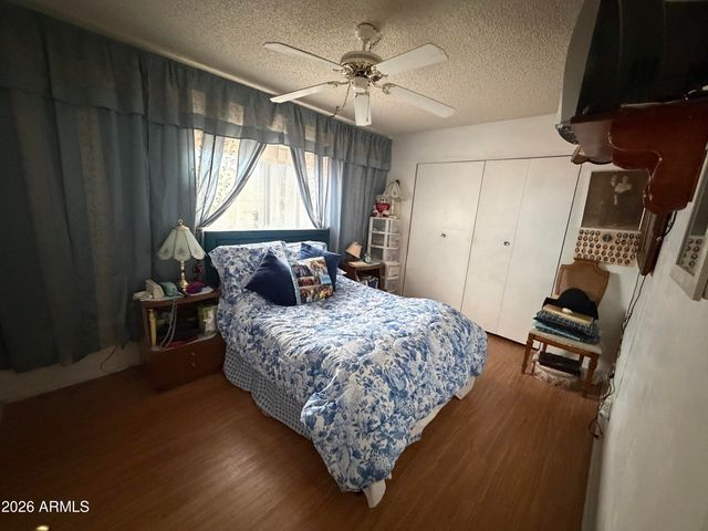 720 W WAGONER Road, Phoenix, AZ 85023