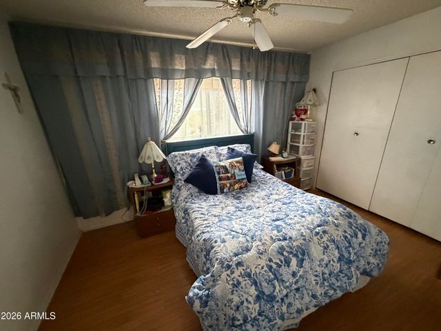 720 W WAGONER Road, Phoenix, AZ 85023