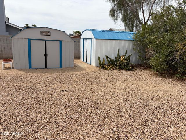 720 W WAGONER Road, Phoenix, AZ 85023