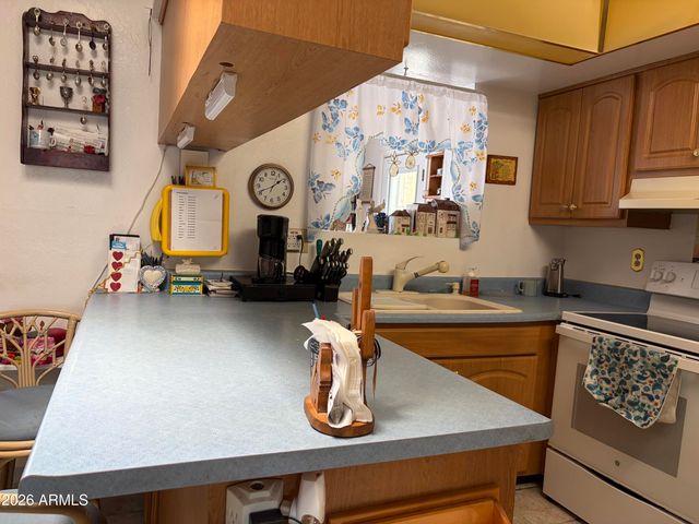 720 W WAGONER Road, Phoenix, AZ 85023