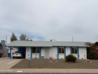 720 W WAGONER Road, Phoenix, AZ 85023