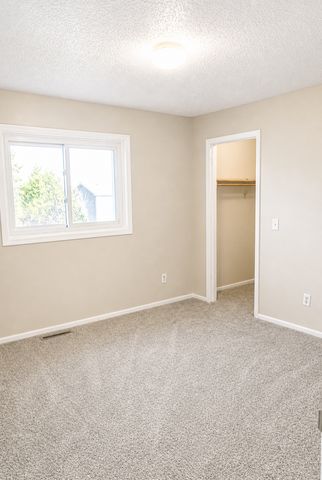 12382 Ivywood Street NW, Coon Rapids, MN 55433
