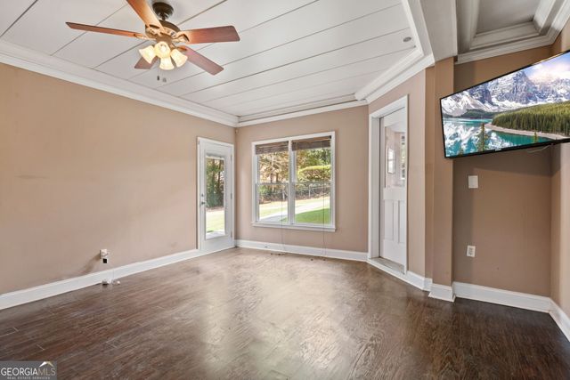 543 Grassmeade Way, Snellville, GA 30078