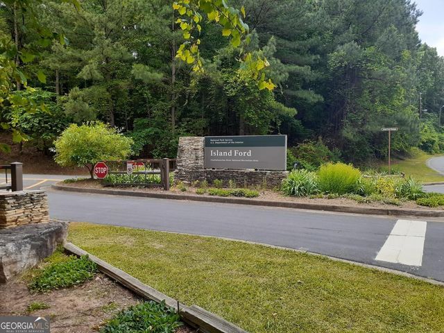 906 Wedgewood Way, Sandy Springs, GA 30350