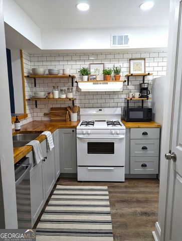 906 Wedgewood Way, Sandy Springs, GA 30350