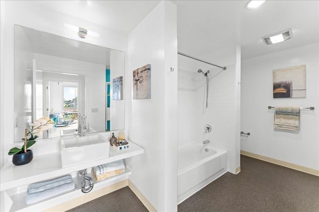 1201 Pine St 365, Oakland, CA 94607