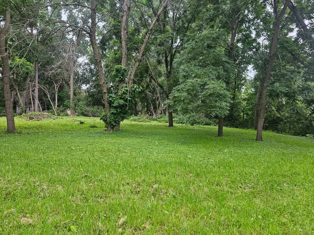 822 Palm Court, North Saint Paul, MN 55109