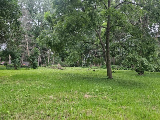 822 Palm Court, North Saint Paul, MN 55109