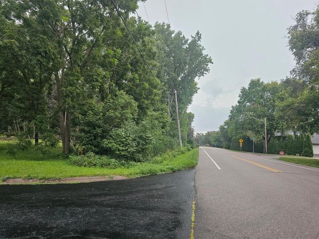 822 Palm Court, North Saint Paul, MN 55109