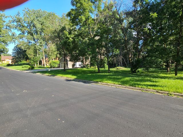 822 Palm Court, North Saint Paul, MN 55109