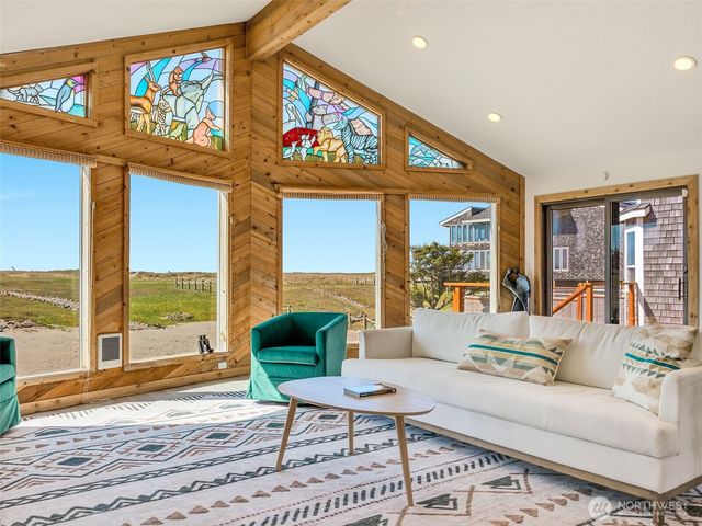 35405 F Place, Ocean Park, WA 98640