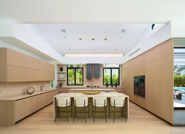 6283 La Jolla Scenic Drive S, San Diego, CA 92037