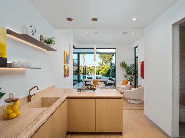 6283 La Jolla Scenic Drive S, San Diego, CA 92037