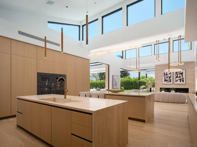 6283 La Jolla Scenic Drive S, San Diego, CA 92037