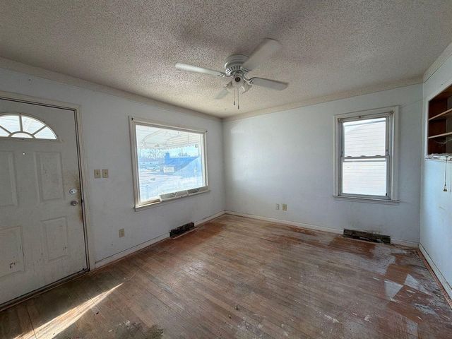 13635 Knox Avenue, Warren, MI 48089
