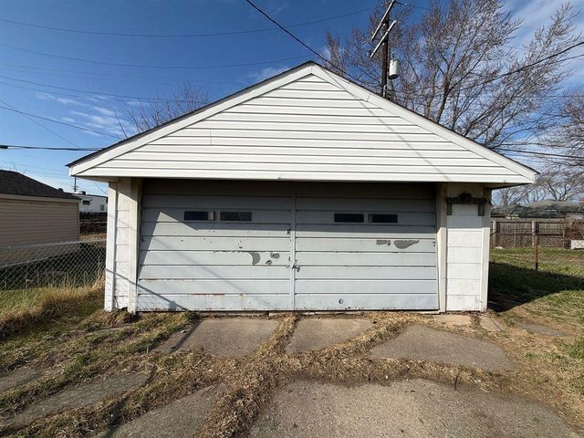 13635 Knox Avenue, Warren, MI 48089