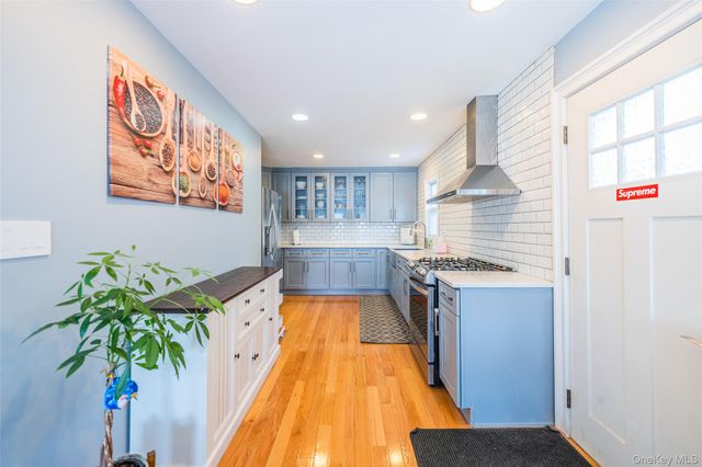 94 Sheridan Boulevard, Mineola, NY 11501